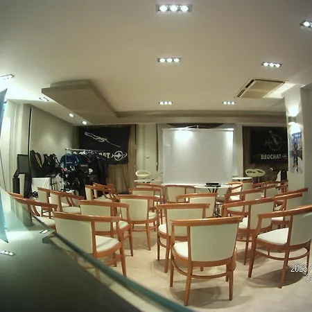Saronis Отель 3*