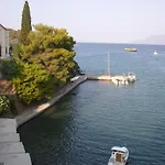 Hotel Saronis 3*