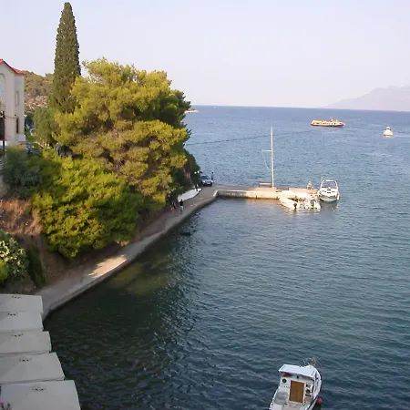 Hotel Saronis 3*