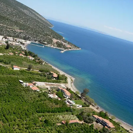 Saronis 3*
