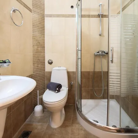 Hotel Saronis