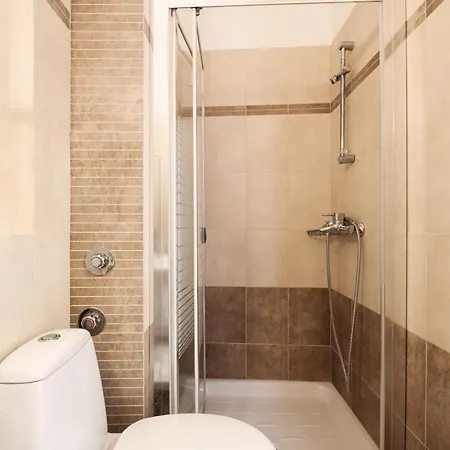 Saronis Hotel 3*