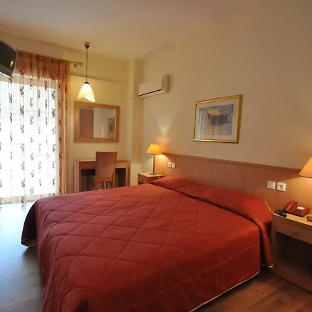 Hotel Saronis 3*
