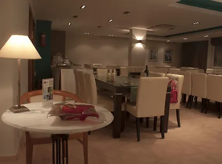 Hotel Saronis 3*