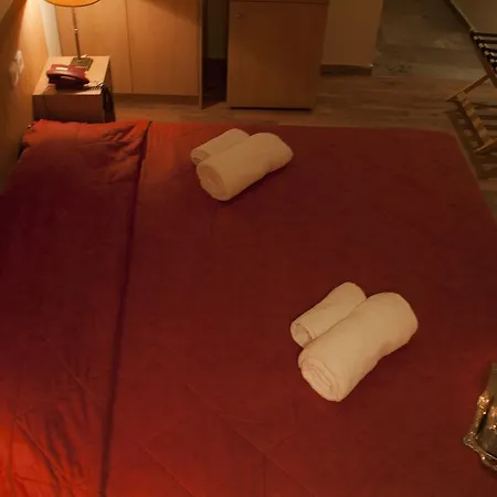 Hotel Saronis