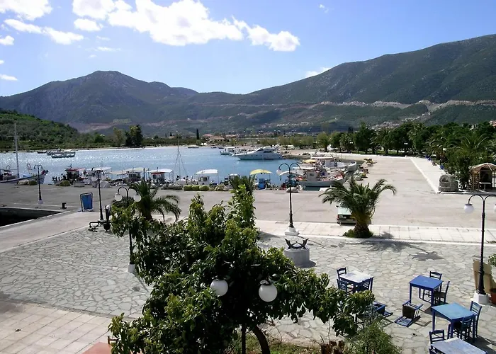 Hotel Saronis