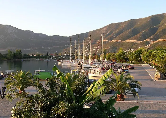 Saronis فندق Epidaurus