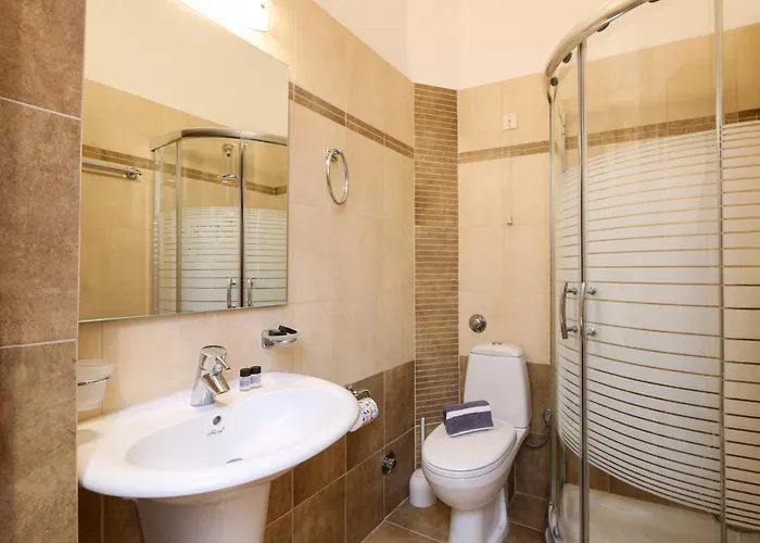 Saronis فندق Epidaurus